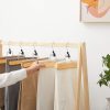 songmics-suport-pentru-pantaloni-din-lemn-antiderapant-12-buc
