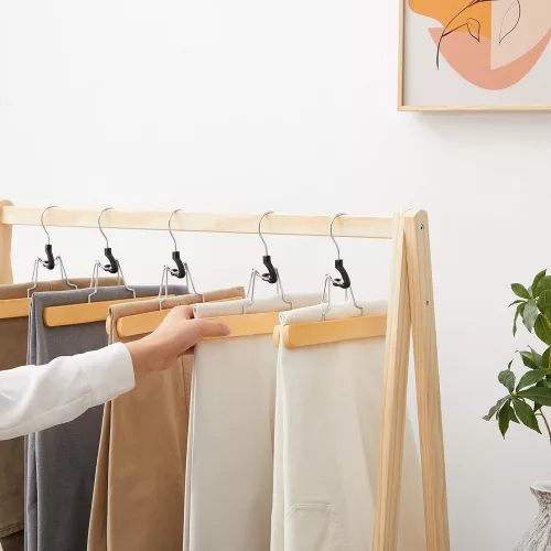 songmics-suport-pentru-pantaloni-din-lemn-antiderapant-12-buc