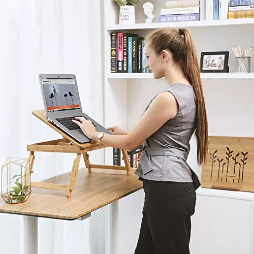 songmics-masa-pentru-laptop-din-bambus-cu-orificii-de-ventilatie-inaltime-reglabila